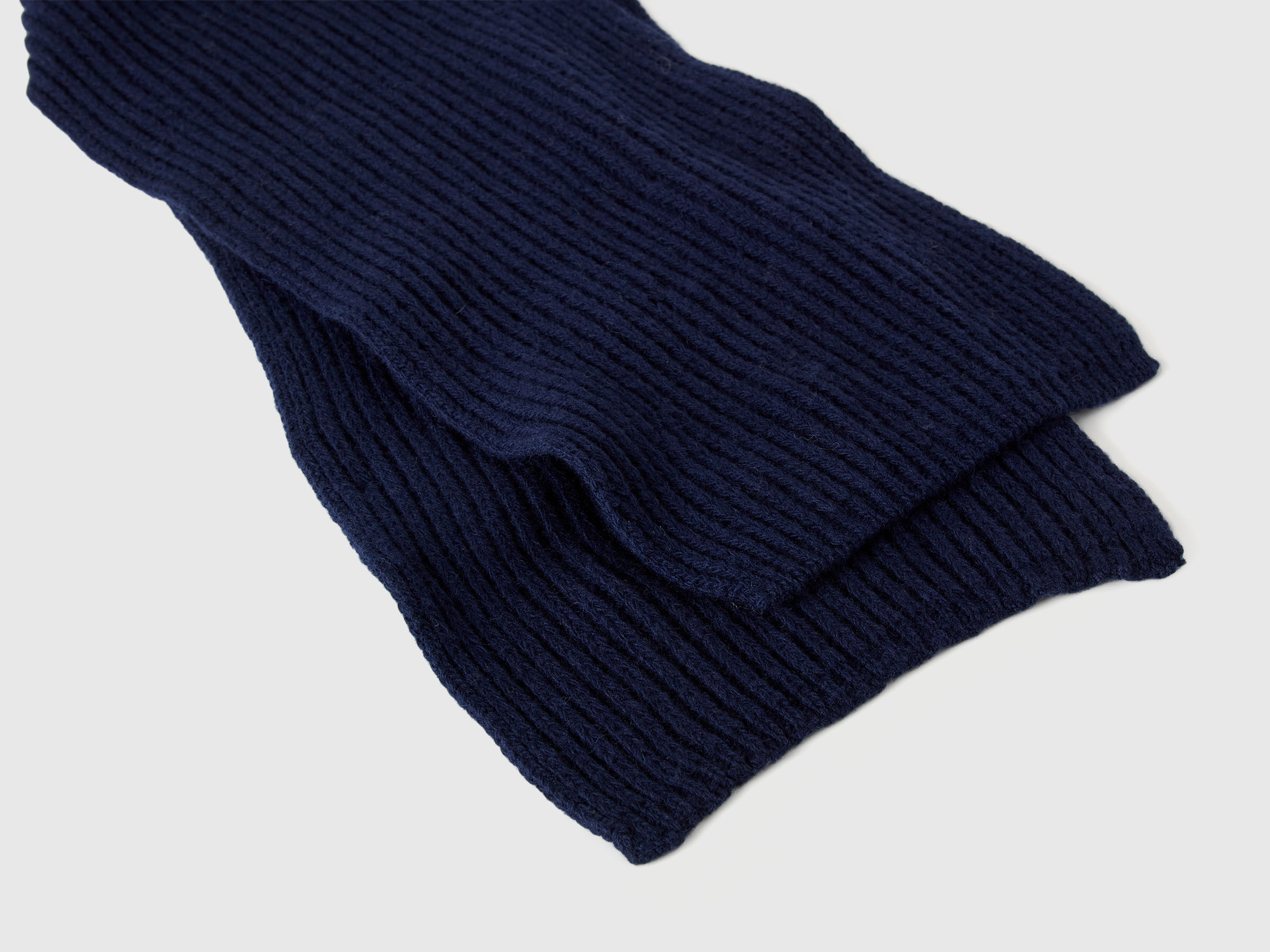 SCARF Men image number 2